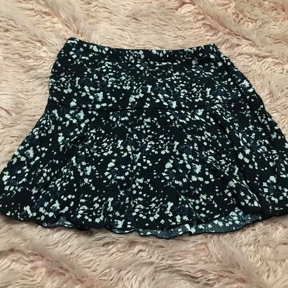aritzia sunday best floral black and blue skirt - Picture 1 of 3